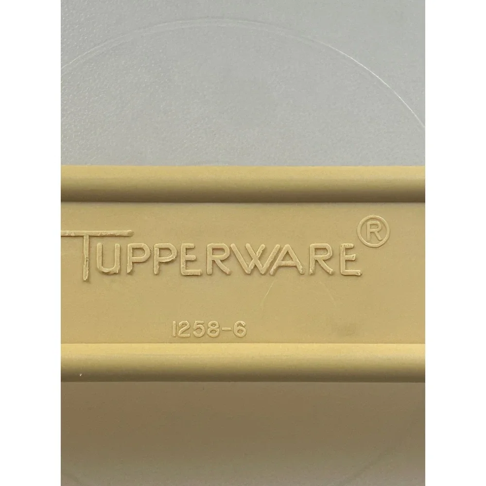 Vintage Tupperware Cake Taker Harvest Gold Round Carrier 1256 1257 1258 USA